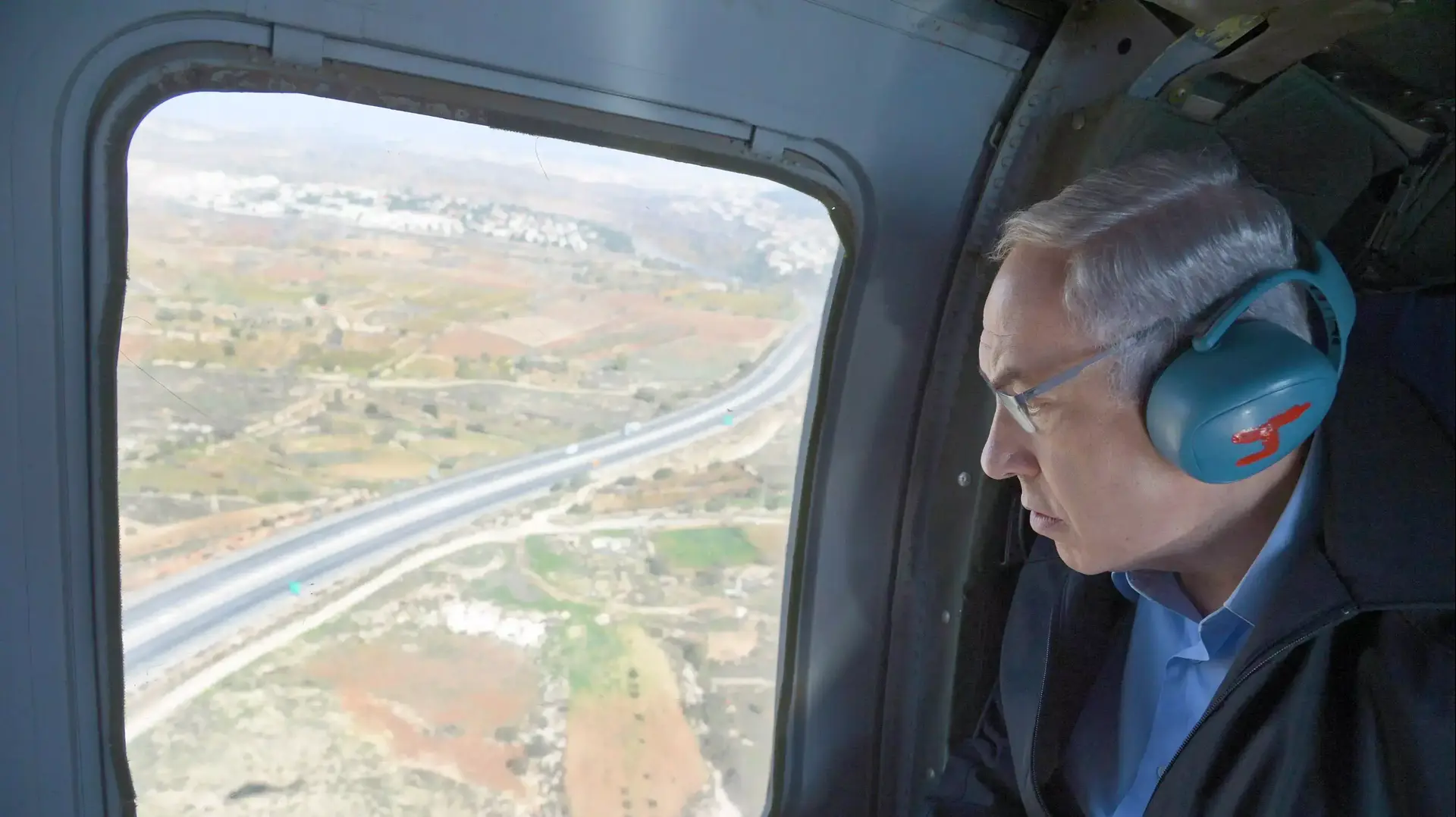 ראש הממשלה בנימין נתניהו בסיור בצומת גוש עציון, 23 בנובמבר 2015 ראש הממשלה בנימין נתניהו בסיור בצומת גוש עציון, 23 בנובמבר 2015