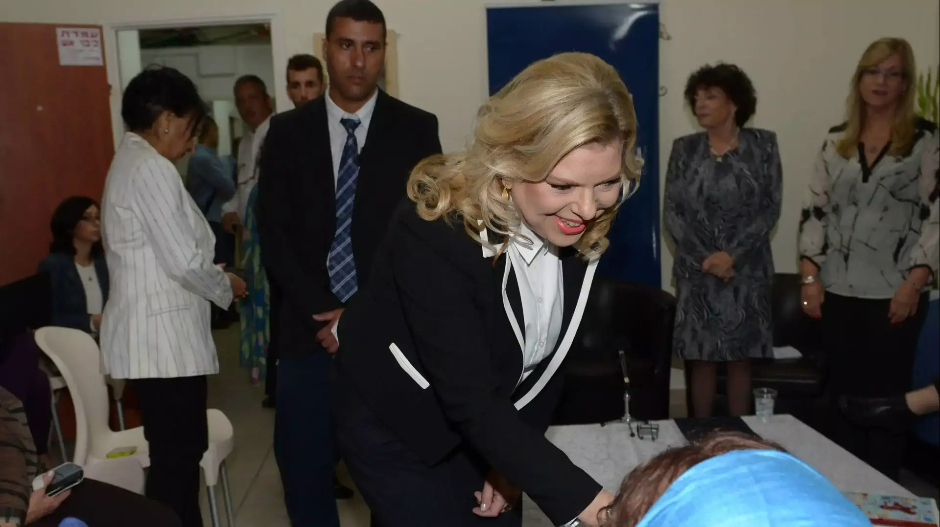 רעיית ראש הממשלה שרה נתניהו בביקור במקלט לנשים מוכות, אשדוד, 24 בנובמבר 2015