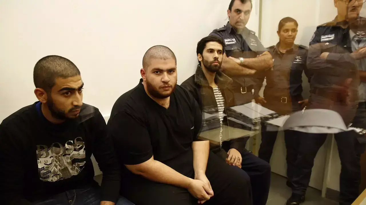 הארכת מעצר לתושבי ג?לג?וליה החשודים בניסיון הצטרפות לארגון דעאש, מחוזי לוד, 25 בנובמבר 2015 הארכת מעצר לתושבי ג?לג?וליה החשודים בניסיון הצטרפות לארגון דעאש, מחוזי לוד, 25 בנובמבר 2015