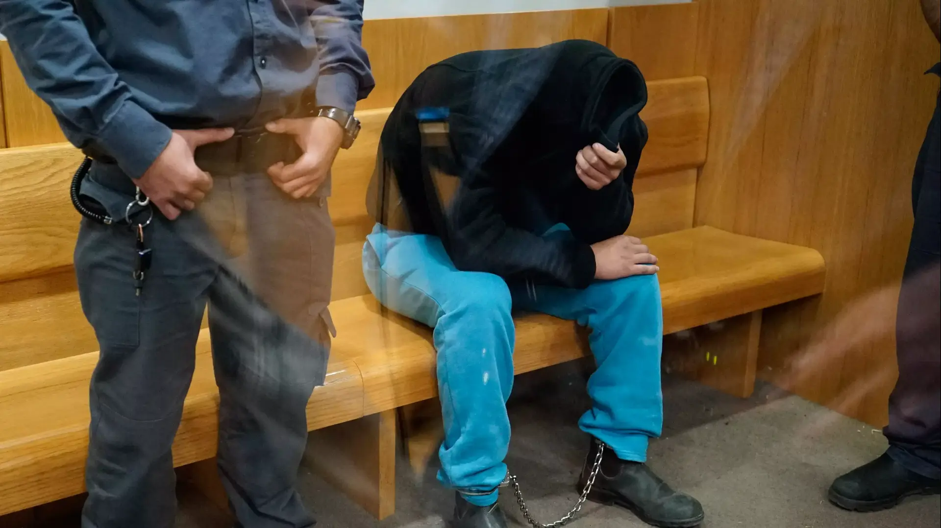 הארכת מעצר לאב ובנו החשודים ברצח אדם שהעיר להם על רעש טרקטורון, בימ"ש השלום נצרת, 25 בנובמבר 2015 הארכת מעצר לאב ובנו החשודים ברצח אדם שהעיר להם על רעש טרקטורון, בימ"ש השלום נצרת, 25 בנובמבר 2015
