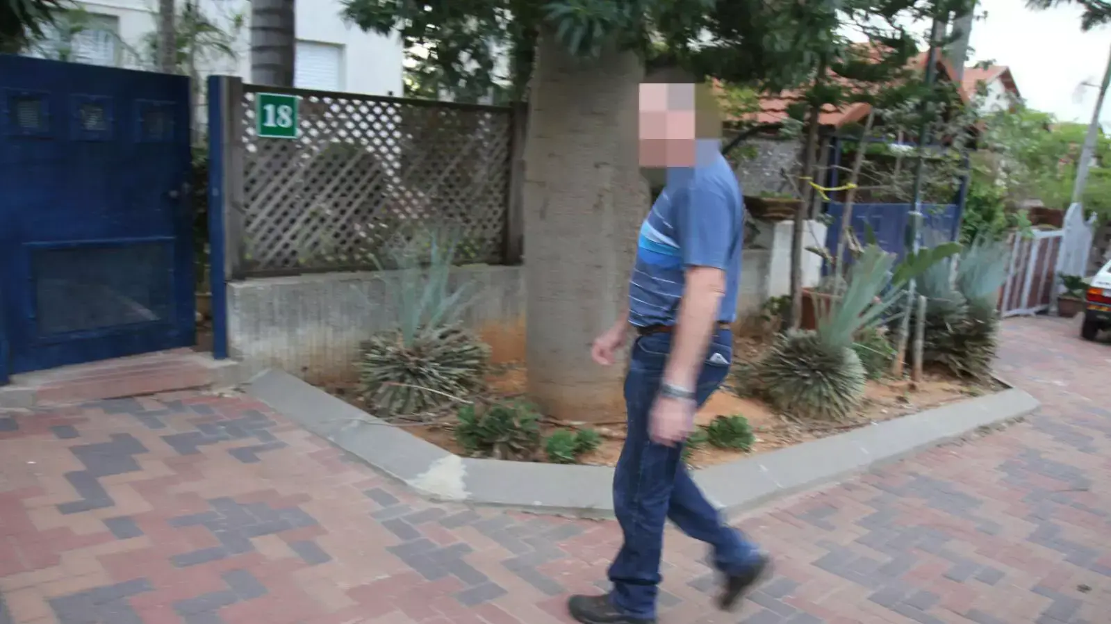 ניצב במשטרה שנחקר במח"ש בחשד לעבירות מין, 26 בנובמבר 2015. ניצב במשטרה שנחקר במח"ש בחשד לעבירות מין, 26 בנובמבר 2015.