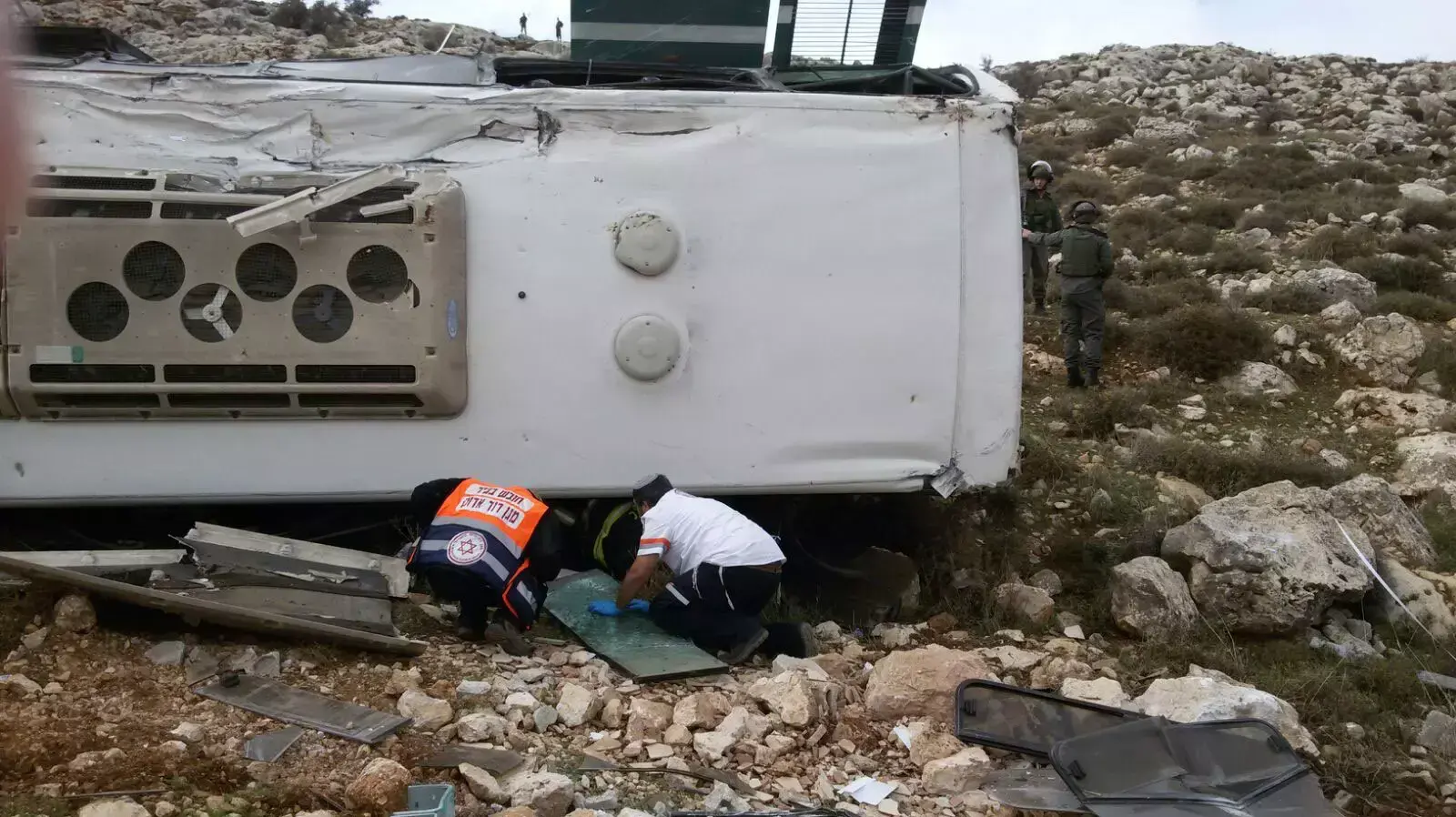 אוטובוס התהפך סמוך לכוכב השחר, 26 בנובמבר 2015