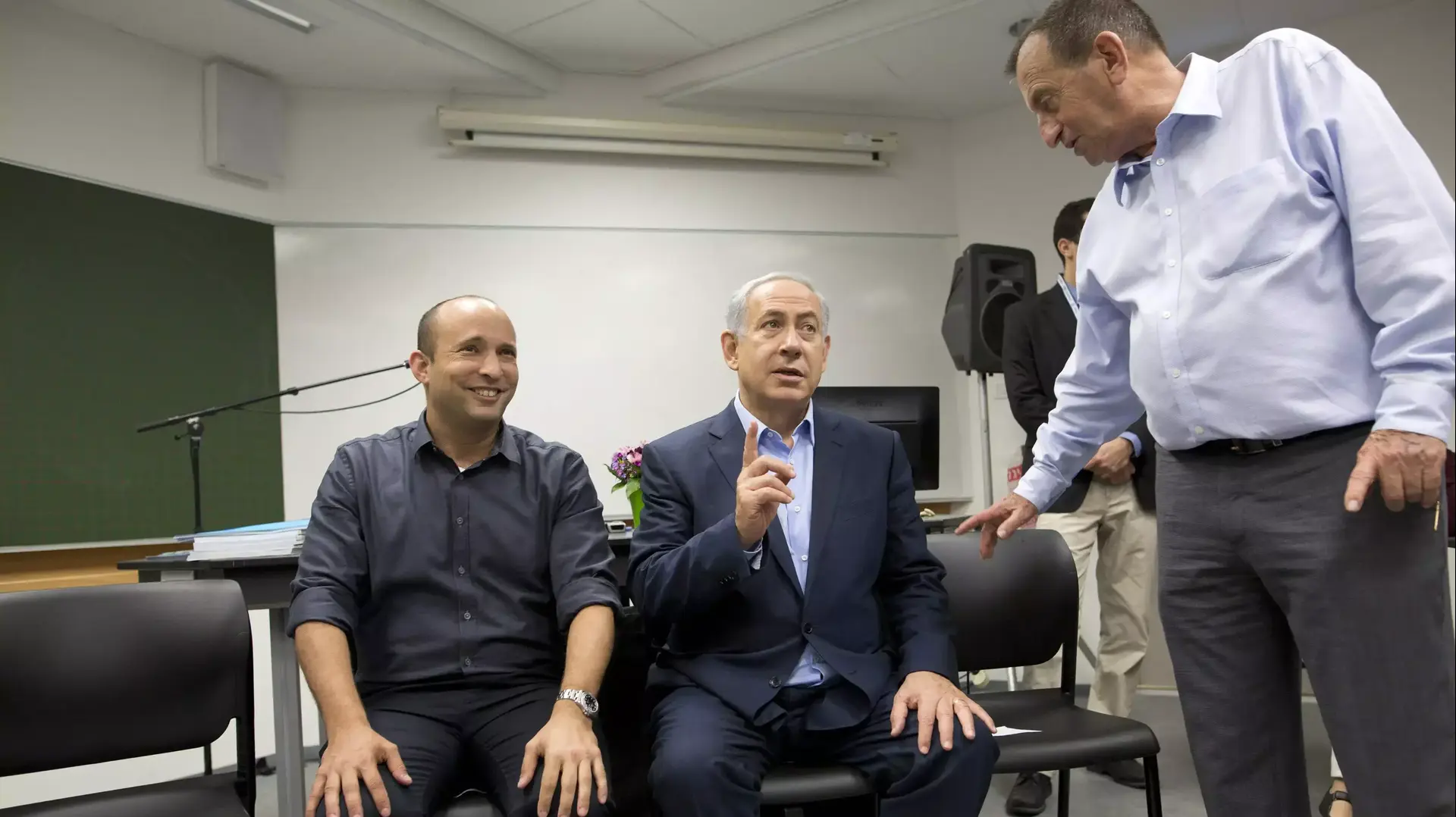 ראש הממשלה בנימין נתניהו בביקור במרכז למידה חמד"ע תל אביב. נובמבר 2015 ראש הממשלה בנימין נתניהו בביקור במרכז למידה חמד"ע תל אביב. נובמבר 2015