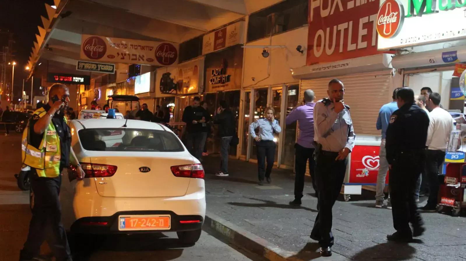 פיגוע דקירה בסמוך לתחנה המרכזית בנהריה. 27 בנובמבר 2015. פיגוע דקירה בסמוך לתחנה המרכזית בנהריה. 27 בנובמבר 2015.