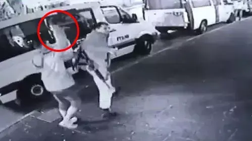 תיעוד פיגוע הדקירה בסמוך לתחנה המרכזית בנהריה. 27 בנובמבר 2015. תיעוד פיגוע הדקירה בסמוך לתחנה המרכזית בנהריה. 27 בנובמבר 2015.