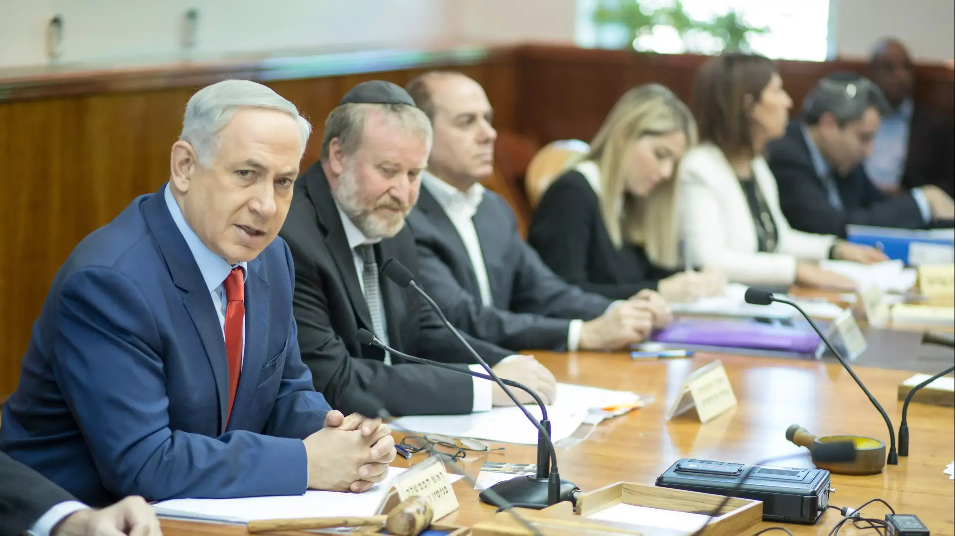 ישיבת ממשלה, משרד ראש הממשלה, 29 בנובמבר 2015