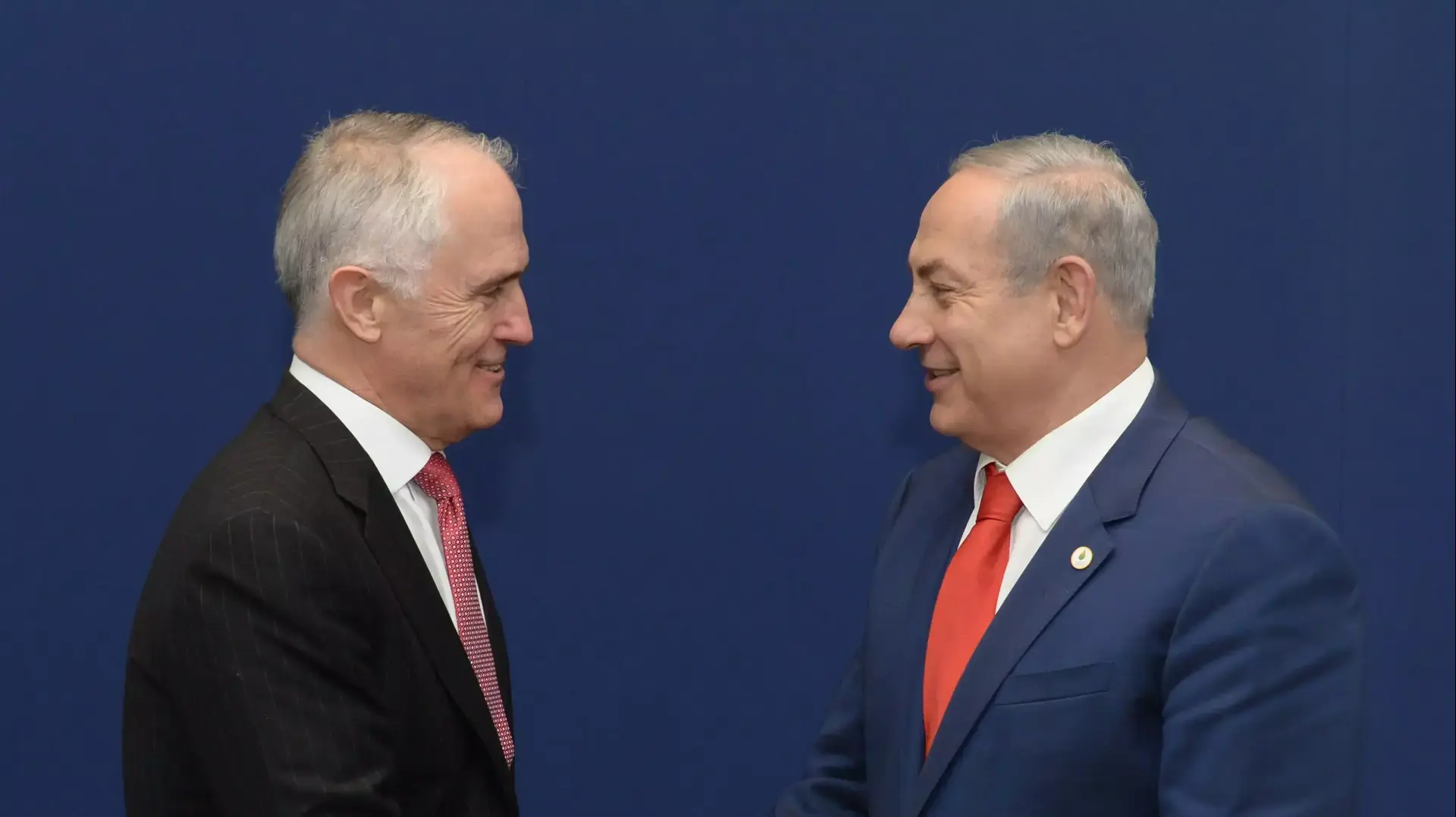 ראש הממשלה בנימין נתניהו נפגש עם רה''מ הקנדי ג?סטין טרודו ועם רה''מ האוסטרלי מלקולם טרנבול בועידת האקלים בפריז. נובמבר 2015 ראש הממשלה בנימין נתניהו נפגש עם רה''מ הקנדי ג?סטין טרודו ועם רה''מ האוסטרלי מלקולם טרנבול בועידת האקלים בפריז. נובמבר 2015