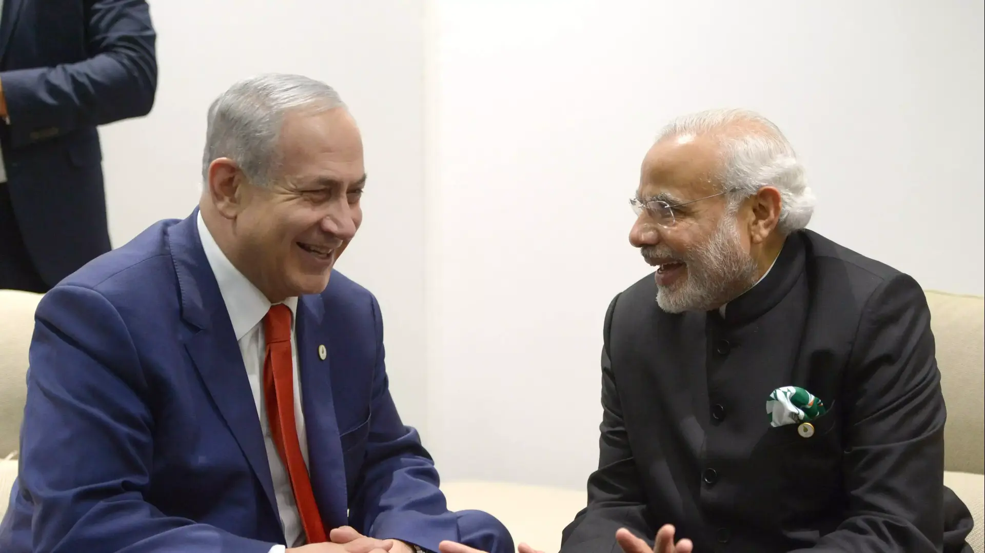 פגישת ראש הממשלה בנימין נתניהו עם ראש ממשלת הודו נרנדרה מודי בפריז. נובמבר 2015 פגישת ראש הממשלה בנימין נתניהו עם ראש ממשלת הודו נרנדרה מודי בפריז. נובמבר 2015