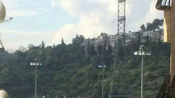 כוחות צבא ומשטרה במחנה הפליטים שועפאט לקראת הריסת בתי המחבלים: אבראהים אל-עכארי, מוחמד עלי ואחמד סלאח, נובמבר 2015 כוחות צבא ומשטרה במחנה הפליטים שועפאט לקראת הריסת בתי המחבלים: אבראהים אל-עכארי, מוחמד עלי ואחמד סלאח, נובמבר 2015