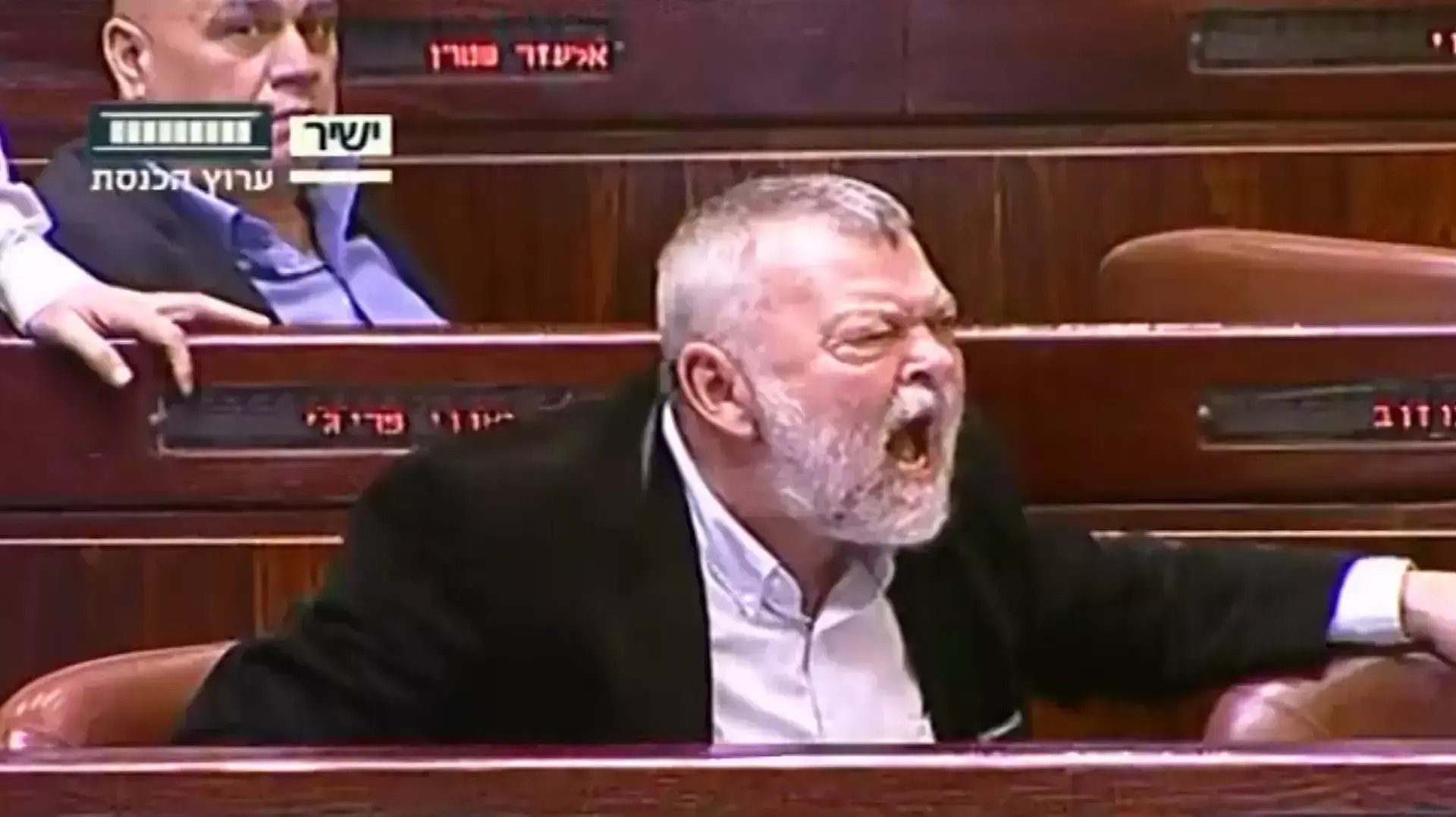 עימות בין שרת המשפטים איילת שקד לבין ח"כ אילן גילאון בכנסת עימות בין שרת המשפטים איילת שקד לבין ח"כ אילן גילאון בכנסת