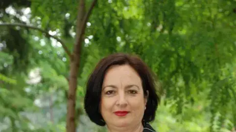 סלבי ניקולובה, מורה לאנגלית בבית ספר תיכון בפטריץ' סלבי ניקולובה, מורה לאנגלית בבית ספר תיכון בפטריץ'