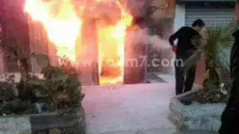 בקבוק תבערה הושלך לעבר מועדון בקהיר, 4 בדצמבר 2015 בקבוק תבערה הושלך לעבר מועדון בקהיר, 4 בדצמבר 2015