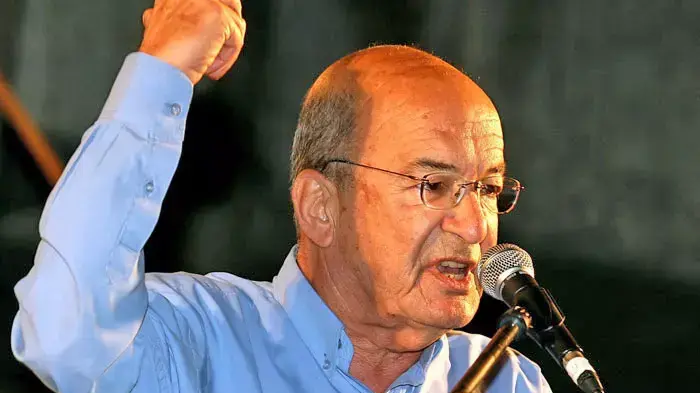 יוסי שריד בהפגנת המורים יוסי שריד בהפגנת המורים
