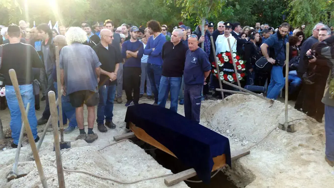 הלווית השר לשעבר יוסי שריד, קיבוץ גבעת השלושה, 6 בדצמבר 2015 הלווית השר לשעבר יוסי שריד, קיבוץ גבעת השלושה, 6 בדצמבר 2015