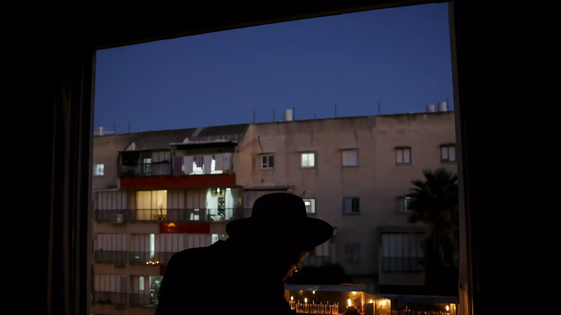 הדלקת נר ראשון של חנוכה באשדוד. דצמבר 2015