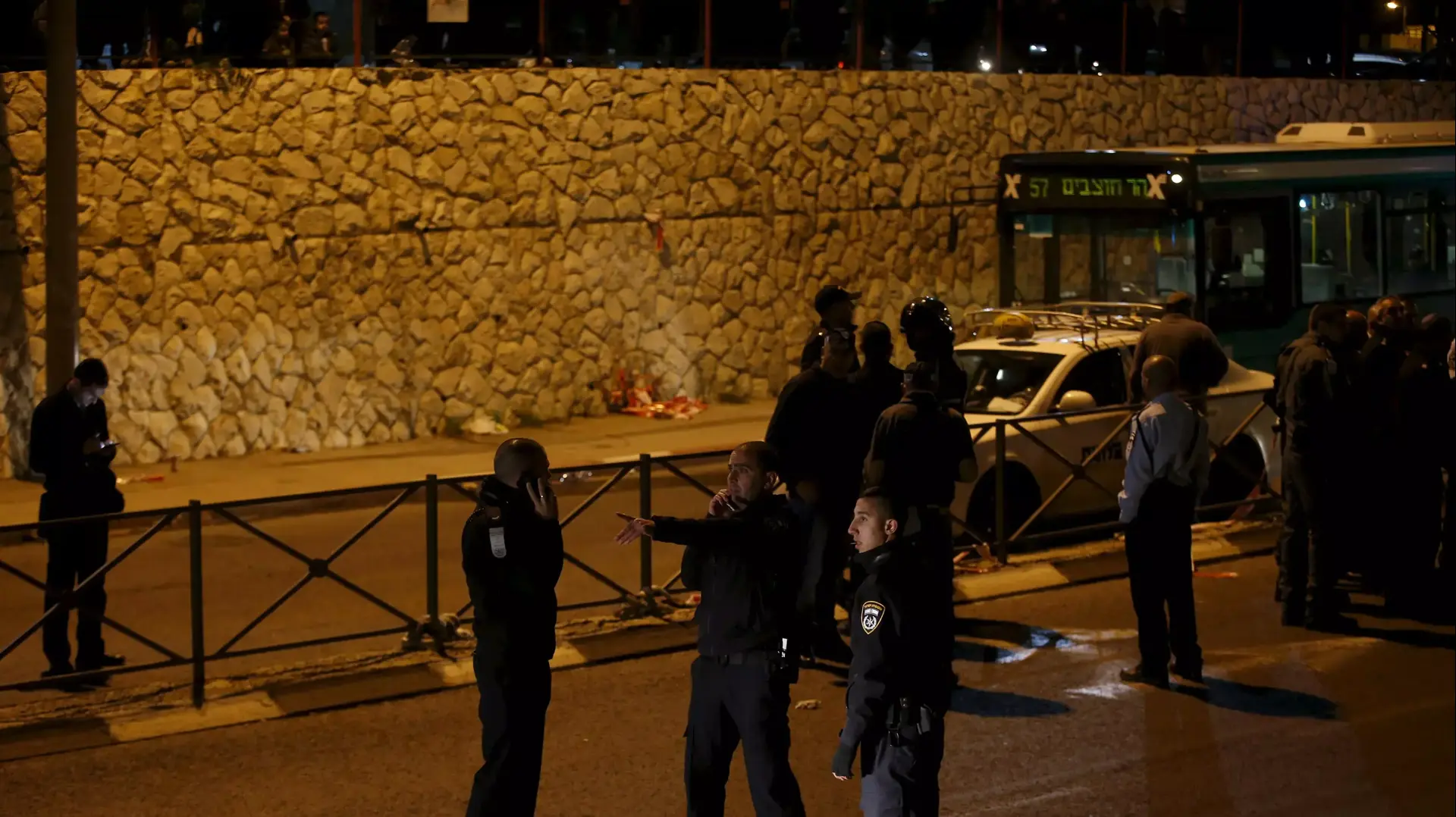 זירת פיגוע הדקירה ברחוב ירמיהו, ירושלים. דצמבר 2015 זירת פיגוע הדקירה ברחוב ירמיהו, ירושלים. דצמבר 2015