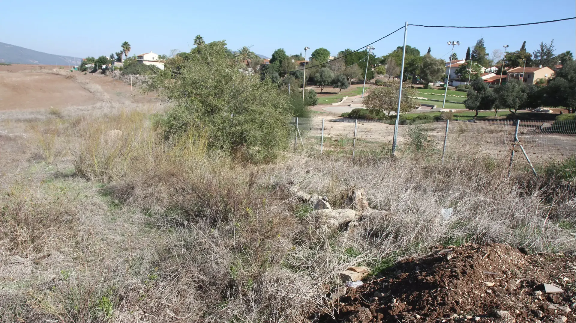 שטח בעפולה עילית עליו אמורות להבנות 45 יחידות דיור שיאוכלסו בידי אזרחים ערבים מישובים סמוכים, דצמבר 2015 שטח בעפולה עילית עליו אמורות להבנות 45 יחידות דיור שיאוכלסו בידי אזרחים ערבים מישובים סמוכים, דצמבר 2015