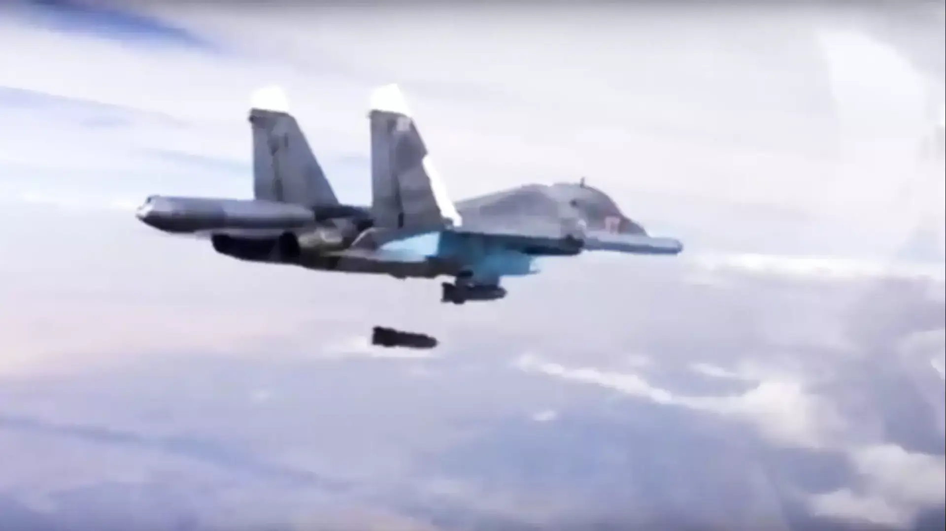מפציץ רוסי מדגם Su-34 תוקף מטרות בסוריה, 9 בדצמבר 2015 מפציץ רוסי מדגם Su-34 תוקף מטרות בסוריה, 9 בדצמבר 2015