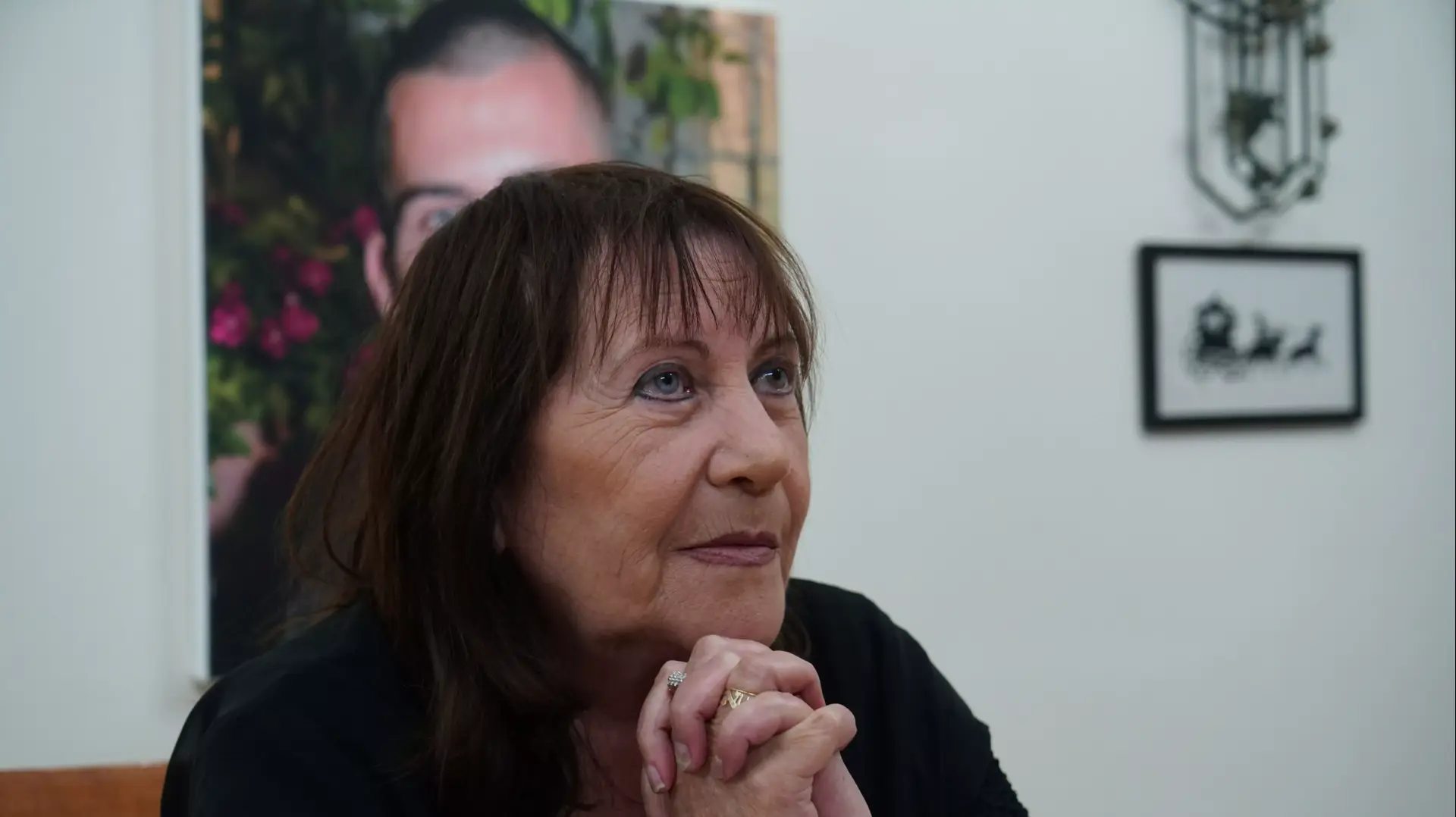 זהבה והרצל שאול, הוריו של סמל ראשון אורון שאול שנהרג במבצע צוק איתן, במסיבת עיתונאים. דצמבר 2015 זהבה והרצל שאול, הוריו של סמל ראשון אורון שאול שנהרג במבצע צוק איתן, במסיבת עיתונאים. דצמבר 2015