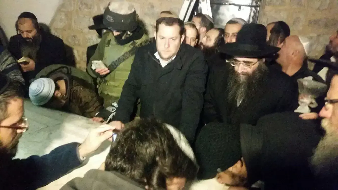 הרב פינטו ביקר בקבר יוסף, דצמבר 2015 הרב פינטו ביקר בקבר יוסף, דצמבר 2015