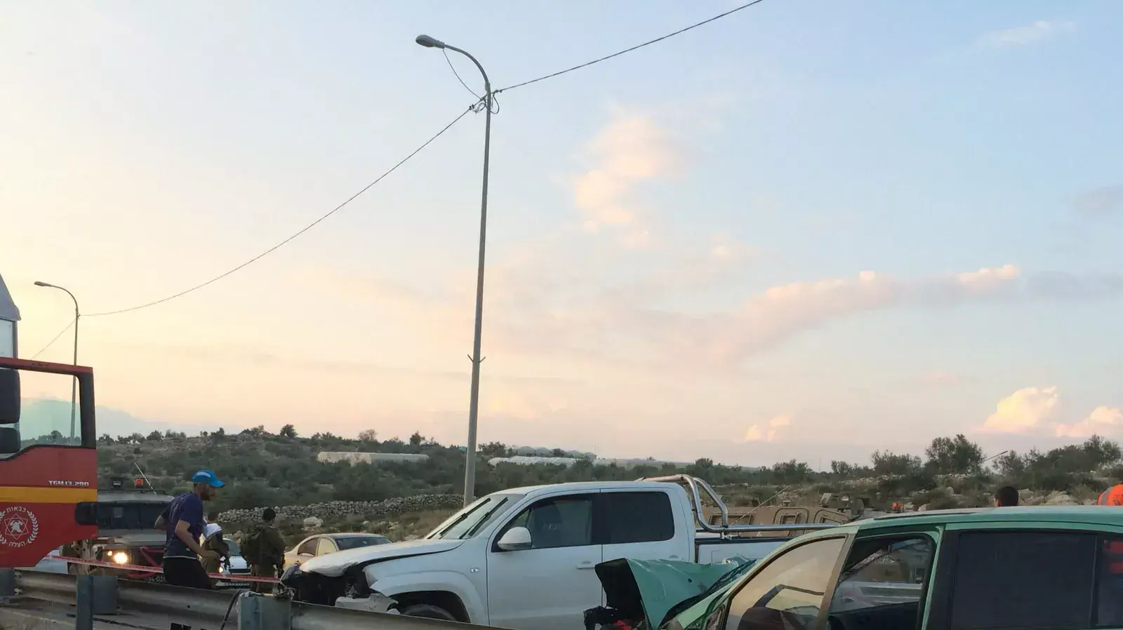 תאונת דרכים בין שני כלי רכב ביציאה מאבני חפץ לכיוון מחסום תאנים. 15 בדצמבר 2015 תאונת דרכים בין שני כלי רכב ביציאה מאבני חפץ לכיוון מחסום תאנים. 15 בדצמבר 2015