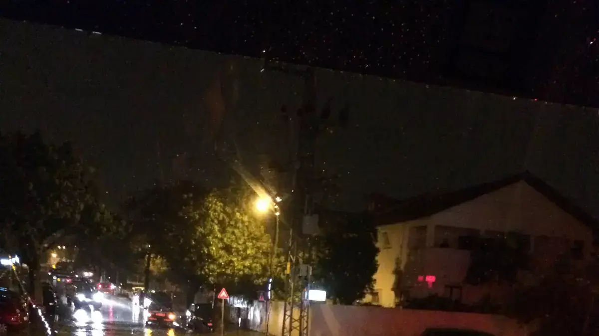 רחוב סעדיה גאון בהרצליה מוצף. 18 בדצמבר 2015. רחוב סעדיה גאון בהרצליה מוצף. 18 בדצמבר 2015.