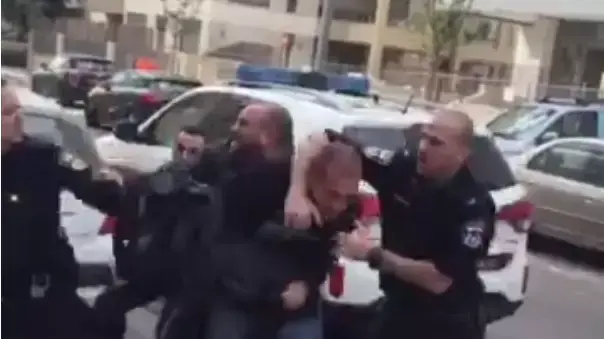תיעוד: מעצר אנשיו של אלי מוסלי ברמת אביב, 16 בדצמבר 2015