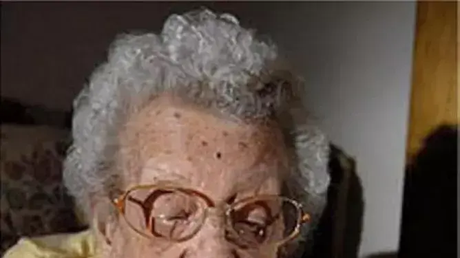 ז'אן קלמן שמתה בגיל 122 ז'אן קלמן שמתה בגיל 122