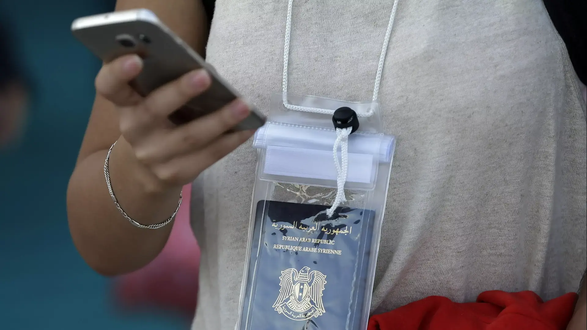 דרכונים של פליטים סורים ביוון, ספטמבר 2015 דרכונים של פליטים סורים ביוון, ספטמבר 2015