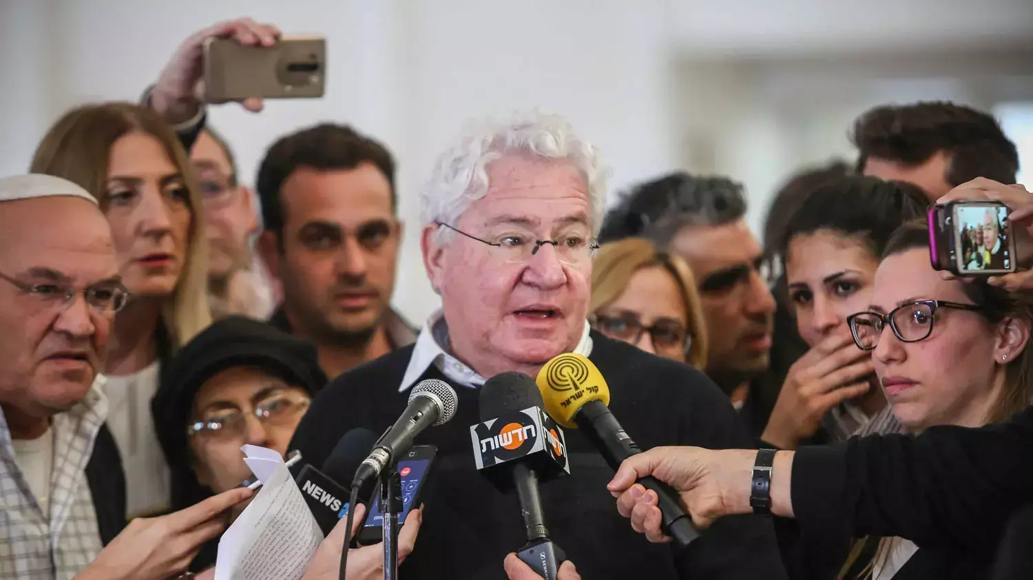עו"ד אביגדור פלדמן, מייצג את רומן זדורוב, בימ"ש העליון. 23 בדצמבר 2015 עו"ד אביגדור פלדמן, מייצג את רומן זדורוב, בימ"ש העליון. 23 בדצמבר 2015