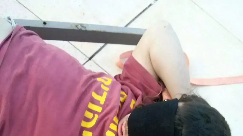 פעילי מטה "יהודי לא מענה יהודי" במיצג עינויים שעוברים הנערים העצורים בידי השב"כ, כיכר הבימה, תל אביב. דצמבר 2015 פעילי מטה "יהודי לא מענה יהודי" במיצג עינויים שעוברים הנערים העצורים בידי השב"כ, כיכר הבימה, תל אביב. דצמבר 2015