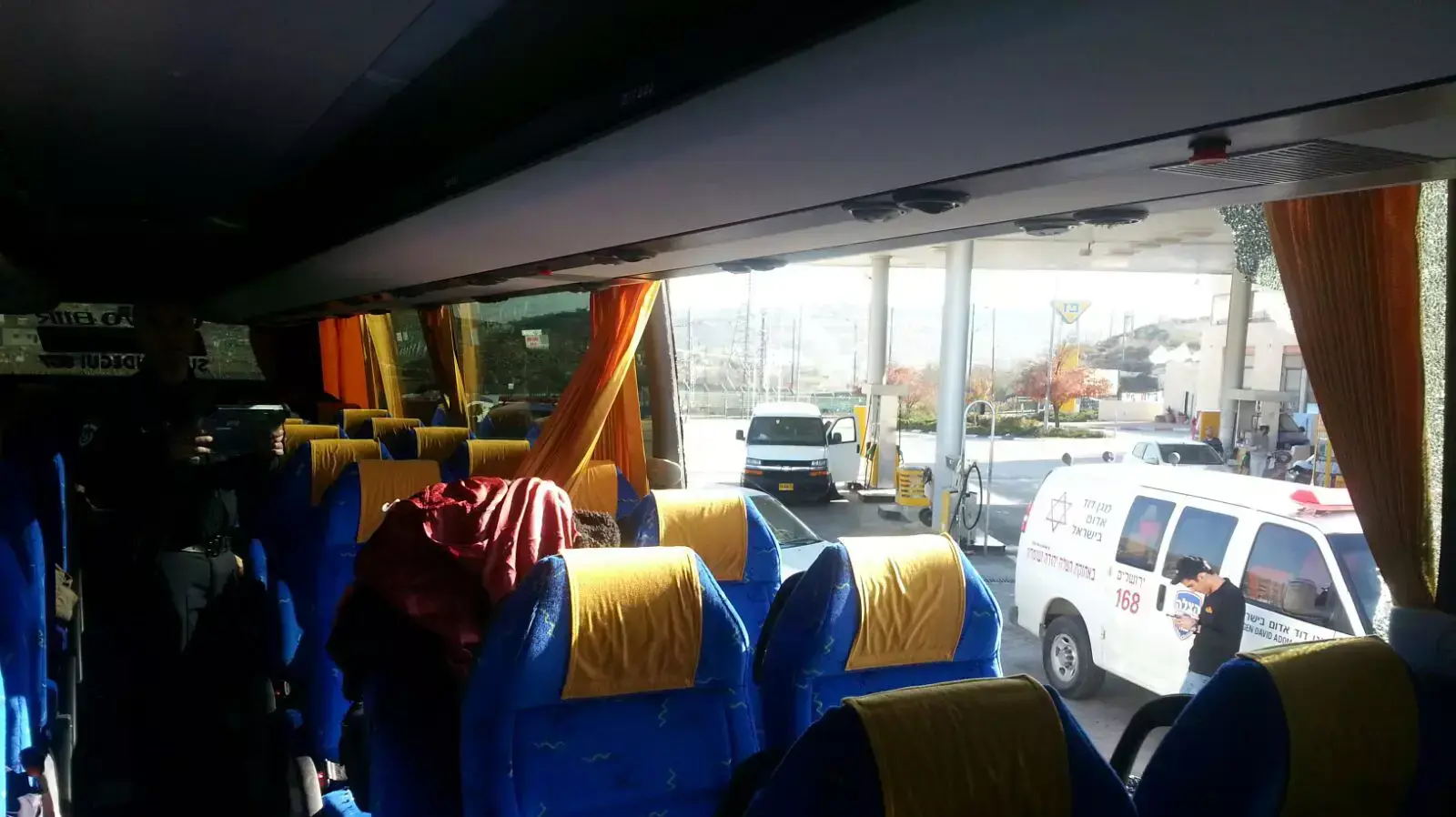 פעילות שוברים שתיקה נפצעו קל מיידוי אבנים בקריית ארבע. 25 בדצמבר 2015 פעילות שוברים שתיקה נפצעו קל מיידוי אבנים בקריית ארבע. 25 בדצמבר 2015