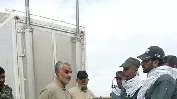 קאסם סולימאני ולוחמים במחוז אנבאר לקראת כיבוש מחדש רמאדי, 27 בדצמבר 2015 קאסם סולימאני ולוחמים במחוז אנבאר לקראת כיבוש מחדש רמאדי, 27 בדצמבר 2015