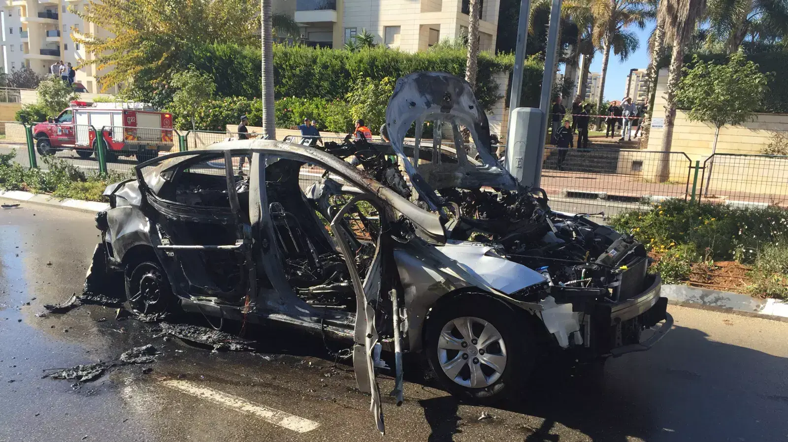 זירת פיצוץ הרכב בראשון לציון. 28 בדצמבר 2015 זירת פיצוץ הרכב בראשון לציון. 28 בדצמבר 2015