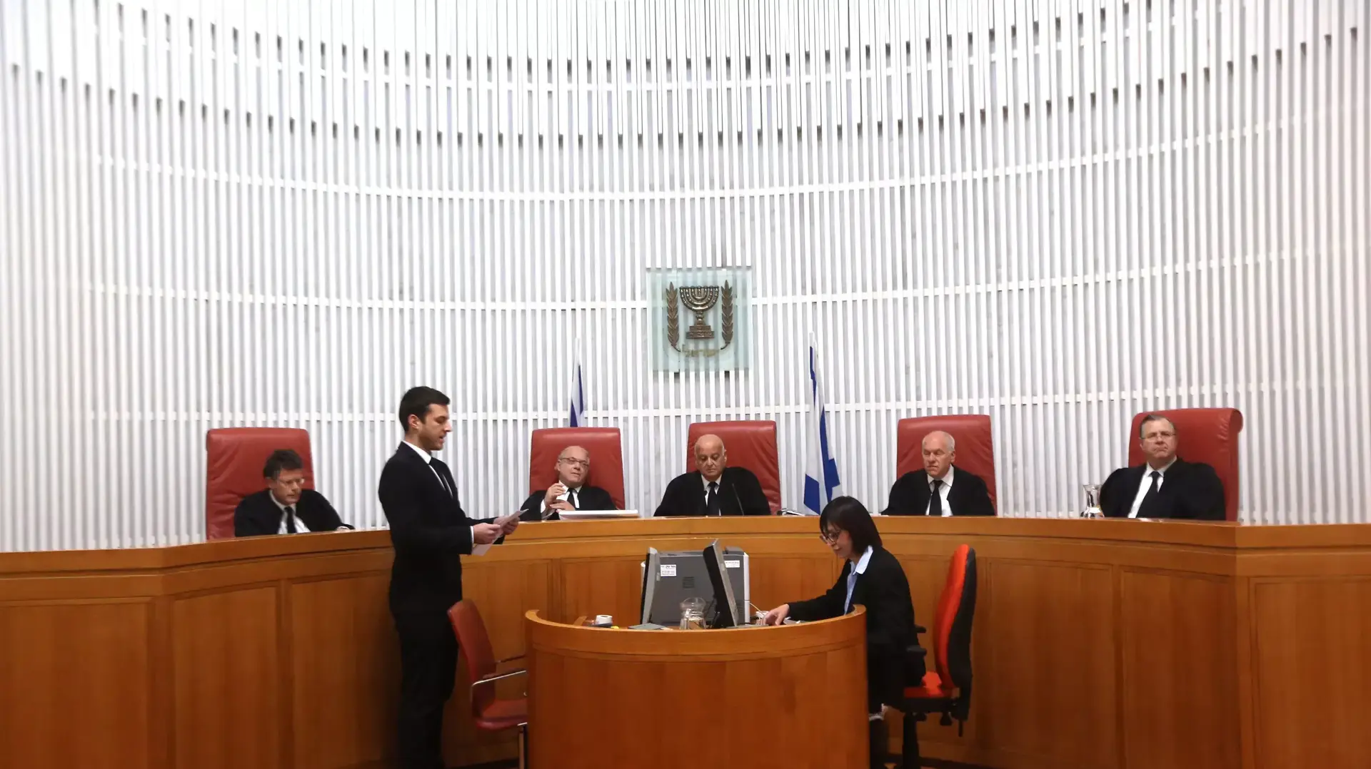 הרכב השופטים במשפט הולילנד, בית המשפט העליון. 29 בדצמבר 2015