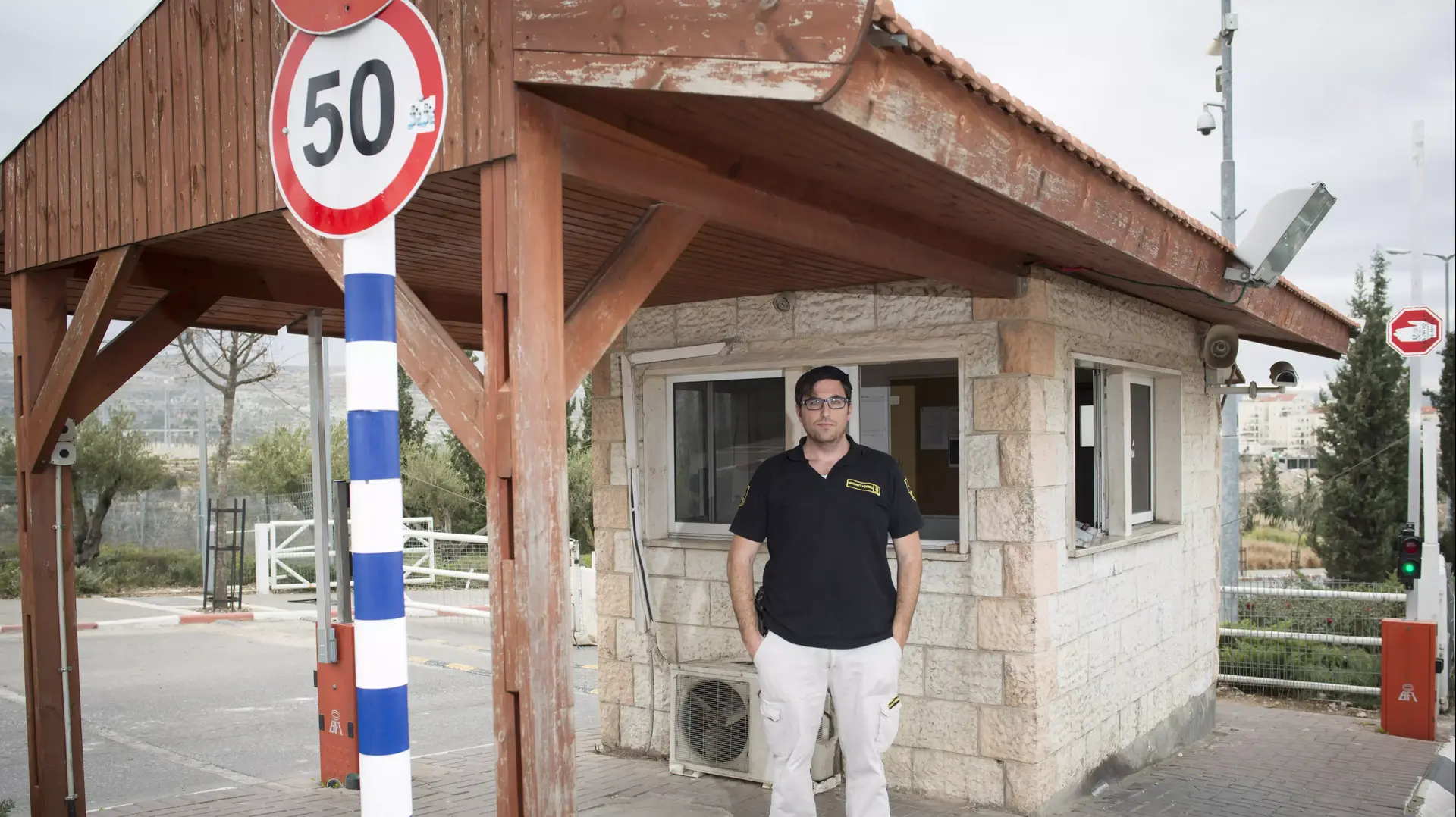 ישי קרייטנברג, מאבטח שנטרל המחבלת בניסיון הפיגוע בביתר עילית. 29 בדצמבר 2015 ישי קרייטנברג, מאבטח שנטרל המחבלת בניסיון הפיגוע בביתר עילית. 29 בדצמבר 2015
