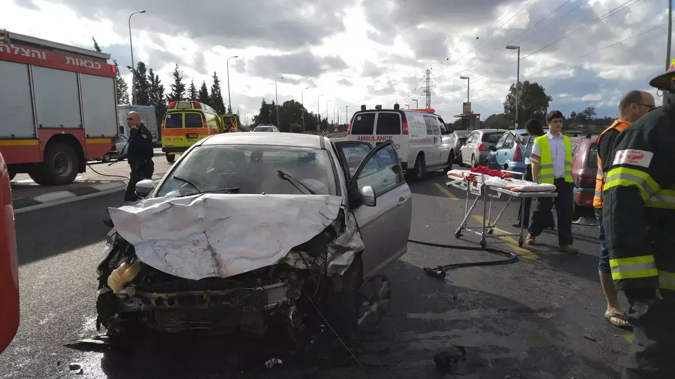 שני הרוגים ושישה פצועים בתאונת דרכים סמוך ללוד. 02 בינואר 2016