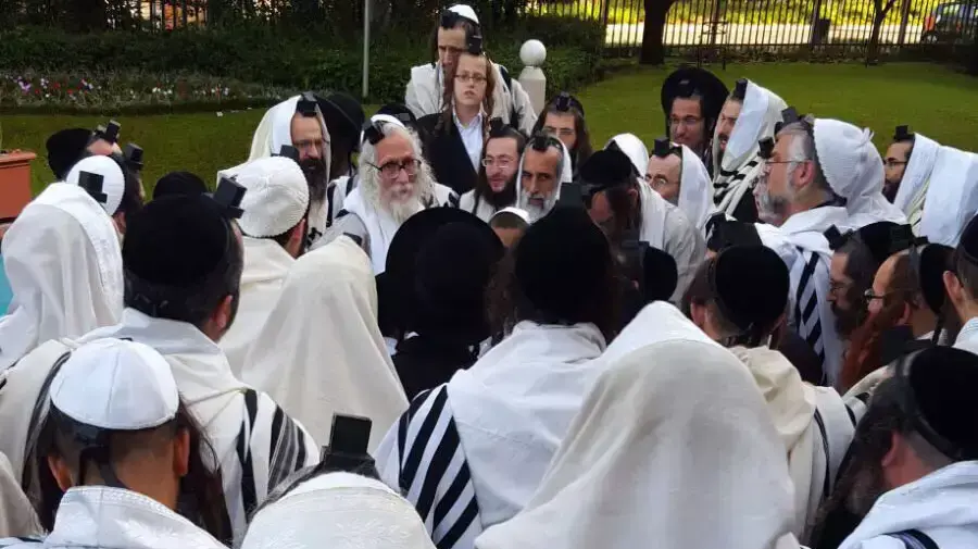 הרב אליעזר ברלנד, חגג את יום הולדתו ה-79 ביוהנסבורג הרב אליעזר ברלנד, חגג את יום הולדתו ה-79 ביוהנסבורג