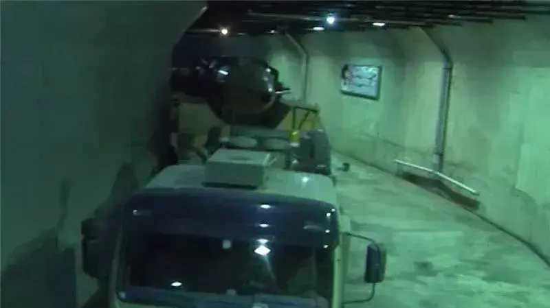 אתר תת-קרקעי לאחסון טילים בליסטיים שחשפה איראן, 5 בינואר 15 אתר תת-קרקעי לאחסון טילים בליסטיים שחשפה איראן, 5 בינואר 15