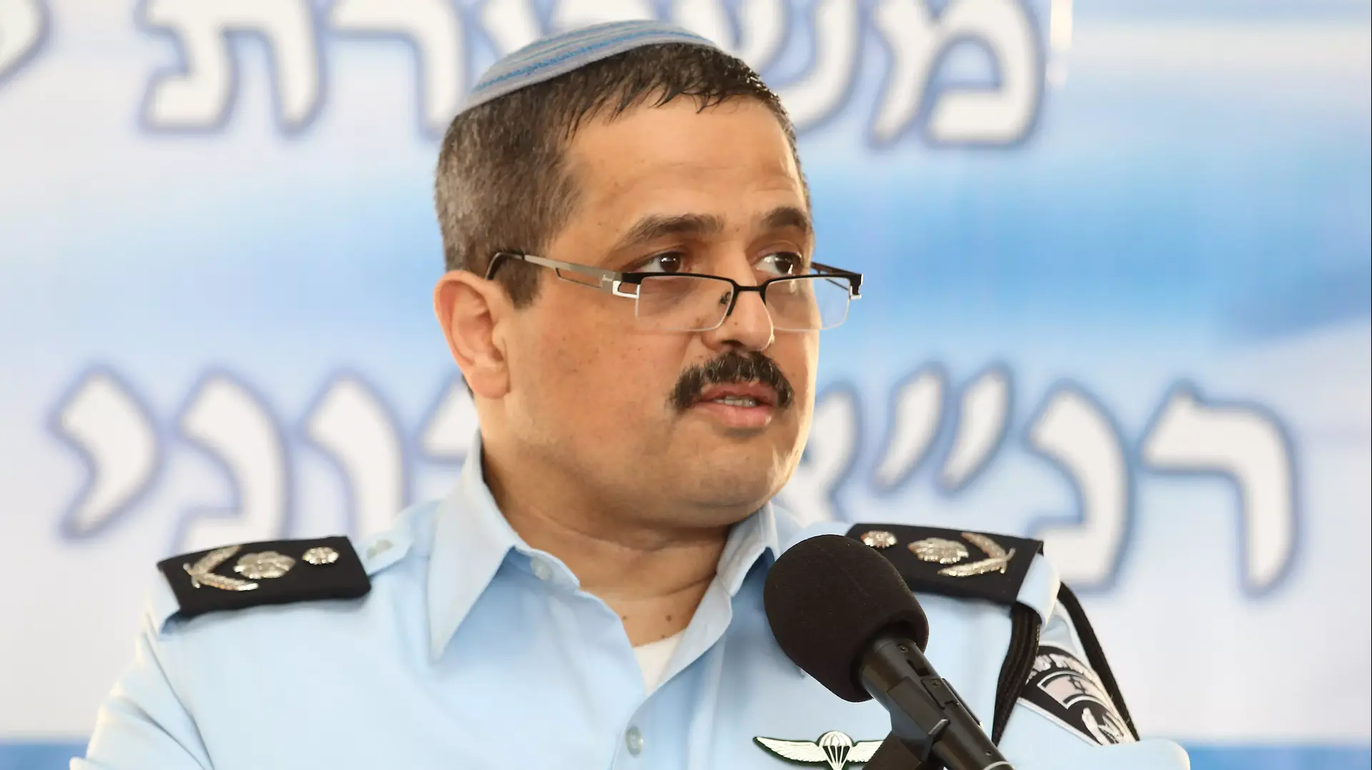 רוני אלשיך מפכ"ל המשטרה היום מסיבת עיתונאים בנוגע לפיגוע בדיזינגוף רוני אלשיך מפכ"ל המשטרה היום מסיבת עיתונאים בנוגע לפיגוע בדיזינגוף