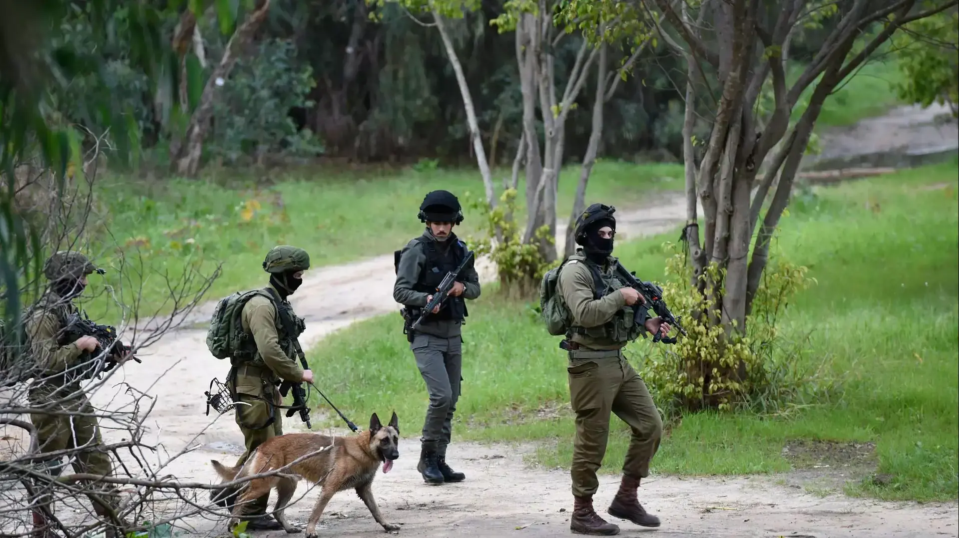 חיפושים אחרי המחבל נשאת מלחם בצפון תל אביב, 4 בינואר 2016 חיפושים אחרי המחבל נשאת מלחם בצפון תל אביב, 4 בינואר 2016