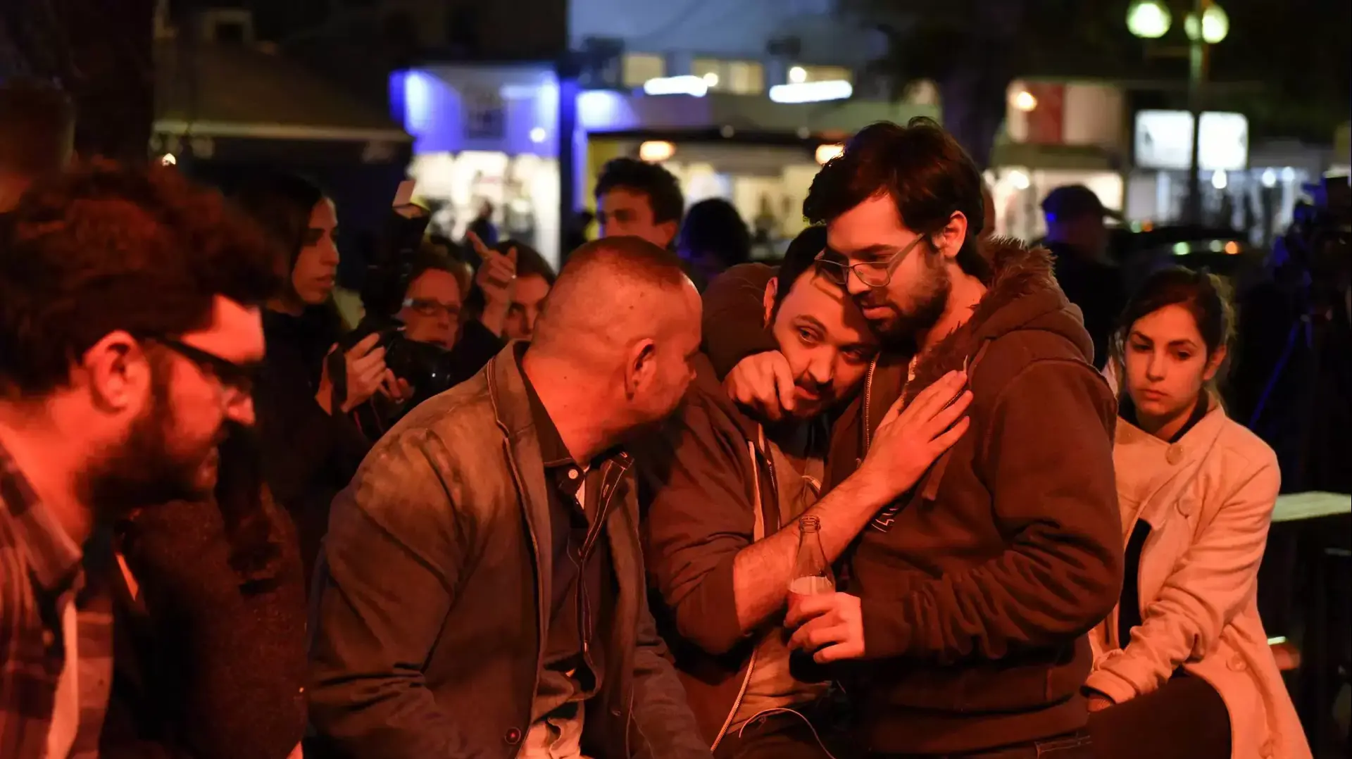 פתיחתו מחדש של פאב הסימטא, לאחר פיגוע הירי. ינואר 2016 פתיחתו מחדש של פאב הסימטא, לאחר פיגוע הירי. ינואר 2016