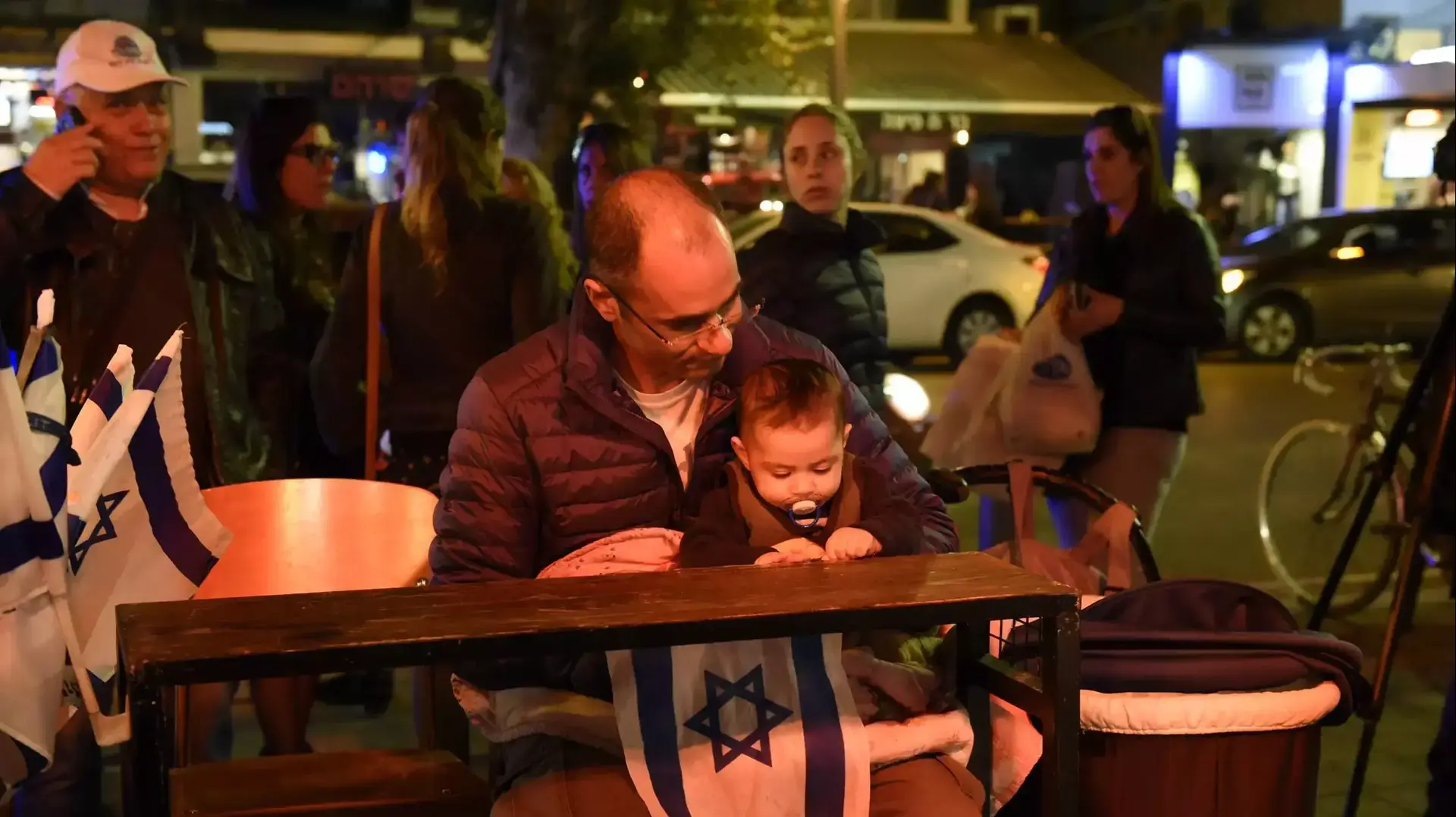 פתיחתו מחדש של פאב הסימטא, לאחר פיגוע הירי. ינואר 2016 פתיחתו מחדש של פאב הסימטא, לאחר פיגוע הירי. ינואר 2016
