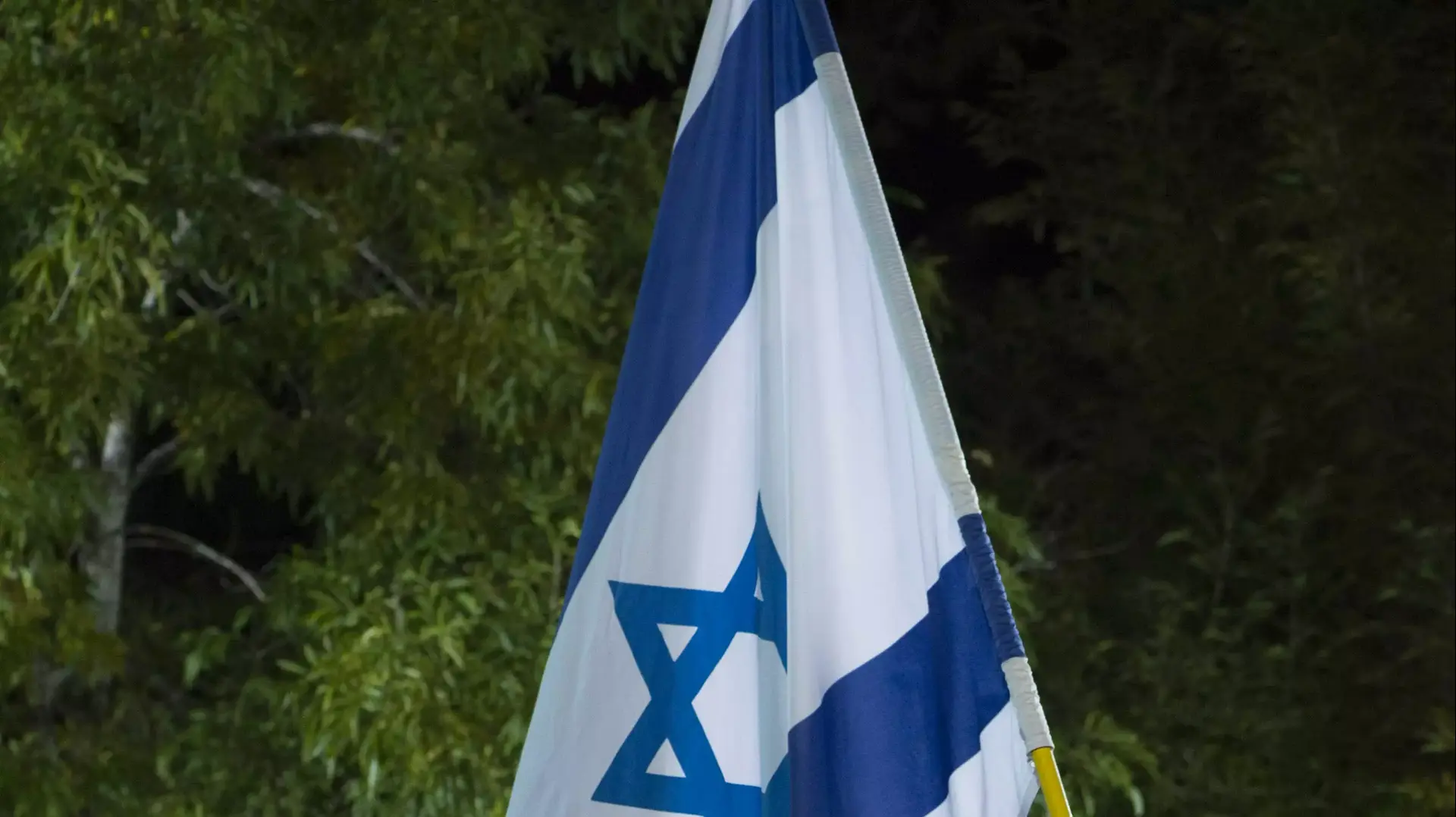 מאות בהלוויית סרן ישי רוסלס בבית העלמין הצבאי בהר הרצל, 7 בינואר 2016 מאות בהלוויית סרן ישי רוסלס בבית העלמין הצבאי בהר הרצל, 7 בינואר 2016