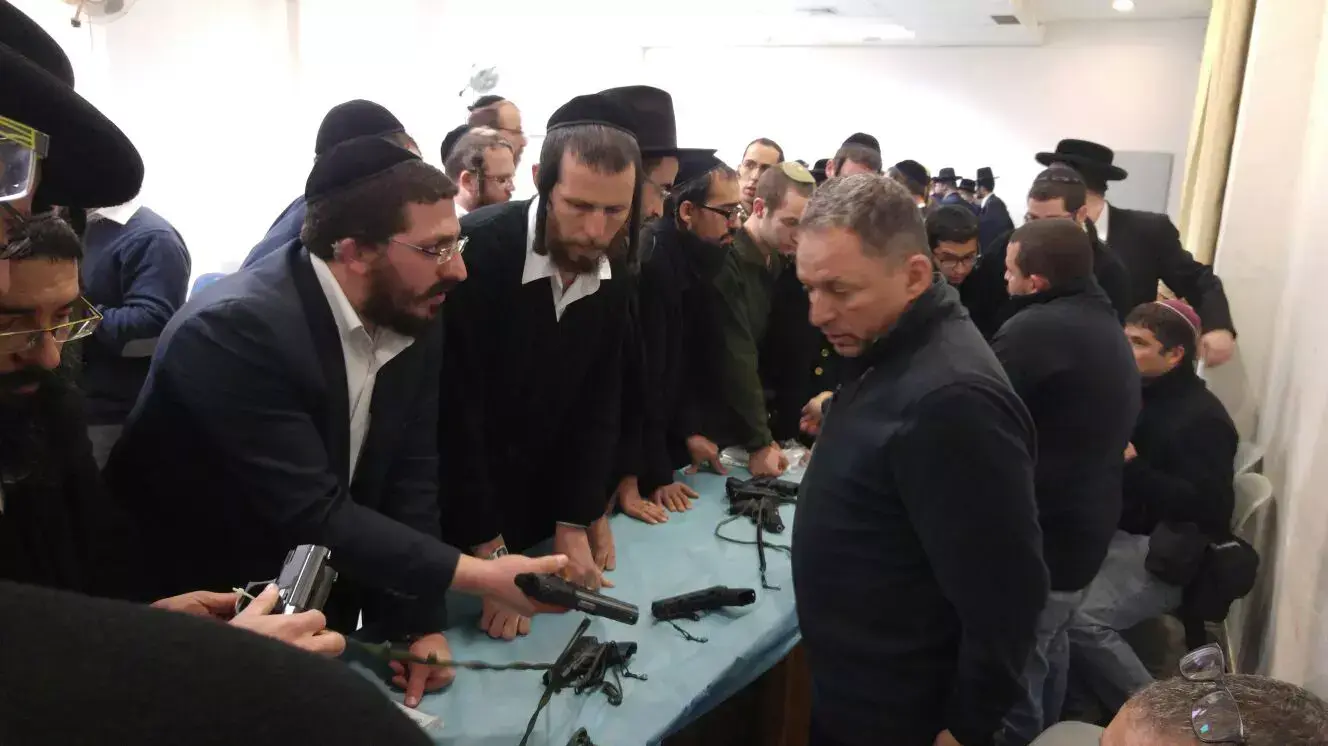אירוע למכירת כלי נשק בביתר עילית,  6 בינואר 2016