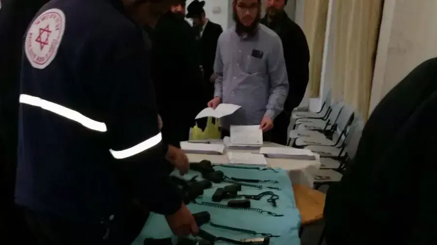 אירוע למכירת כלי נשק בביתר עילית, 6 בינואר 2016 אירוע למכירת כלי נשק בביתר עילית, 6 בינואר 2016