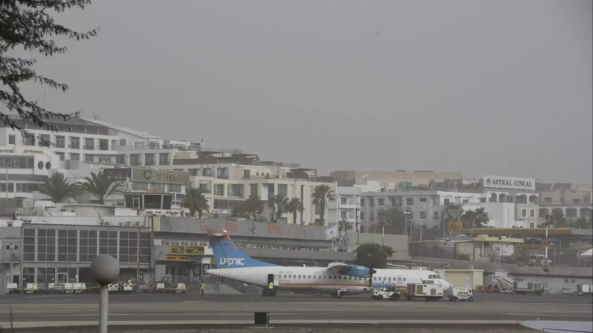 אובך בשדה תעופה באילת, 8 בינואר 2016 אובך בשדה תעופה באילת, 8 בינואר 2016