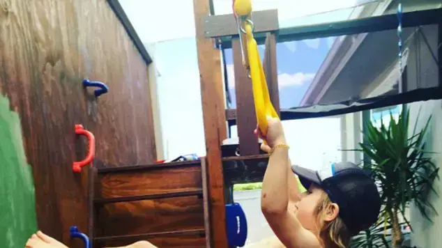 דאש פעוט בן 3 עם קוביות בבטן ושרירים דאש פעוט בן 3 עם קוביות בבטן ושרירים