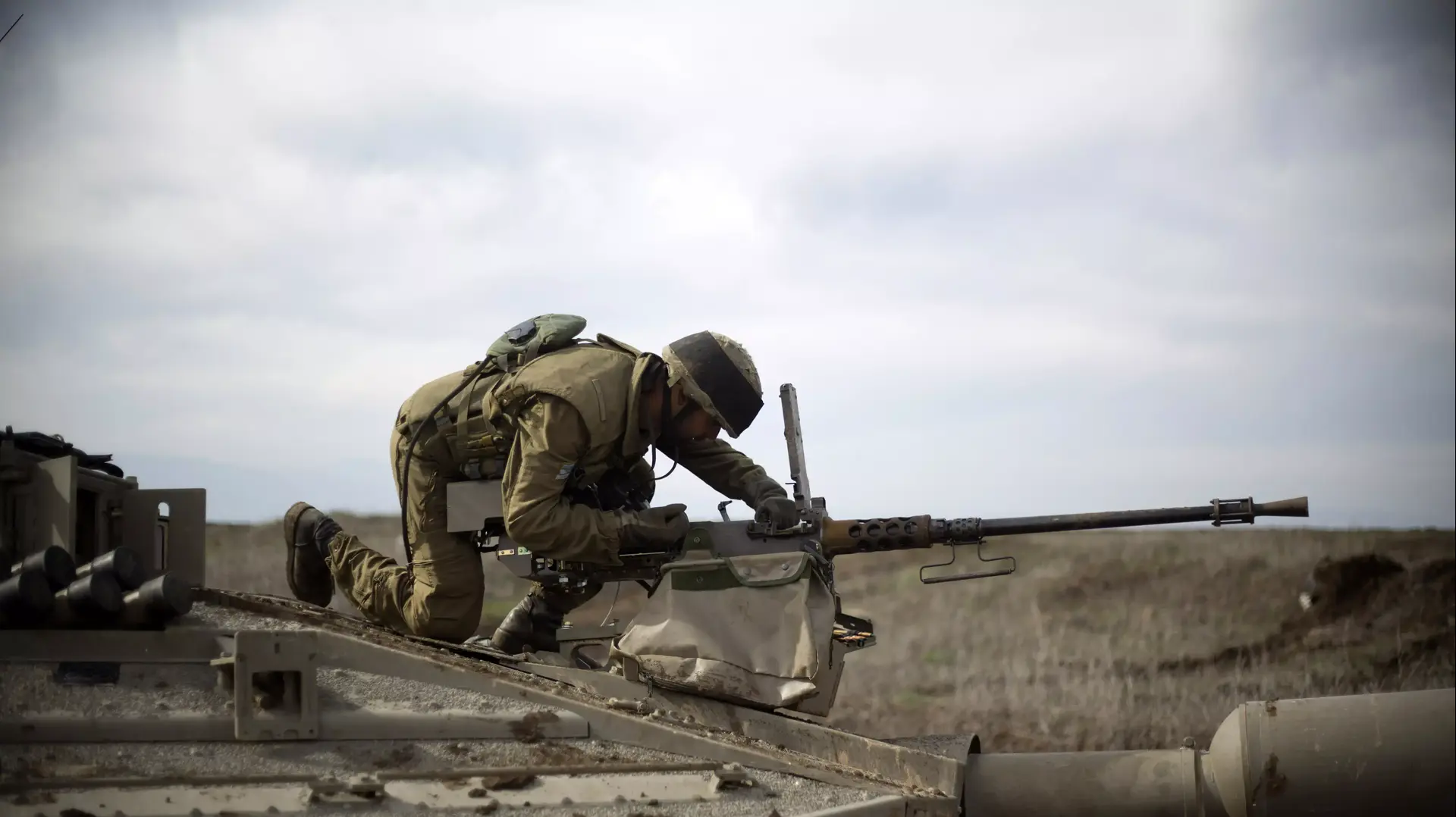 טנק מרכבה סימן 4 במהלך תרגיל צבאי ברמת הגולן. ינואר 2016 טנק מרכבה סימן 4 במהלך תרגיל צבאי ברמת הגולן. ינואר 2016
