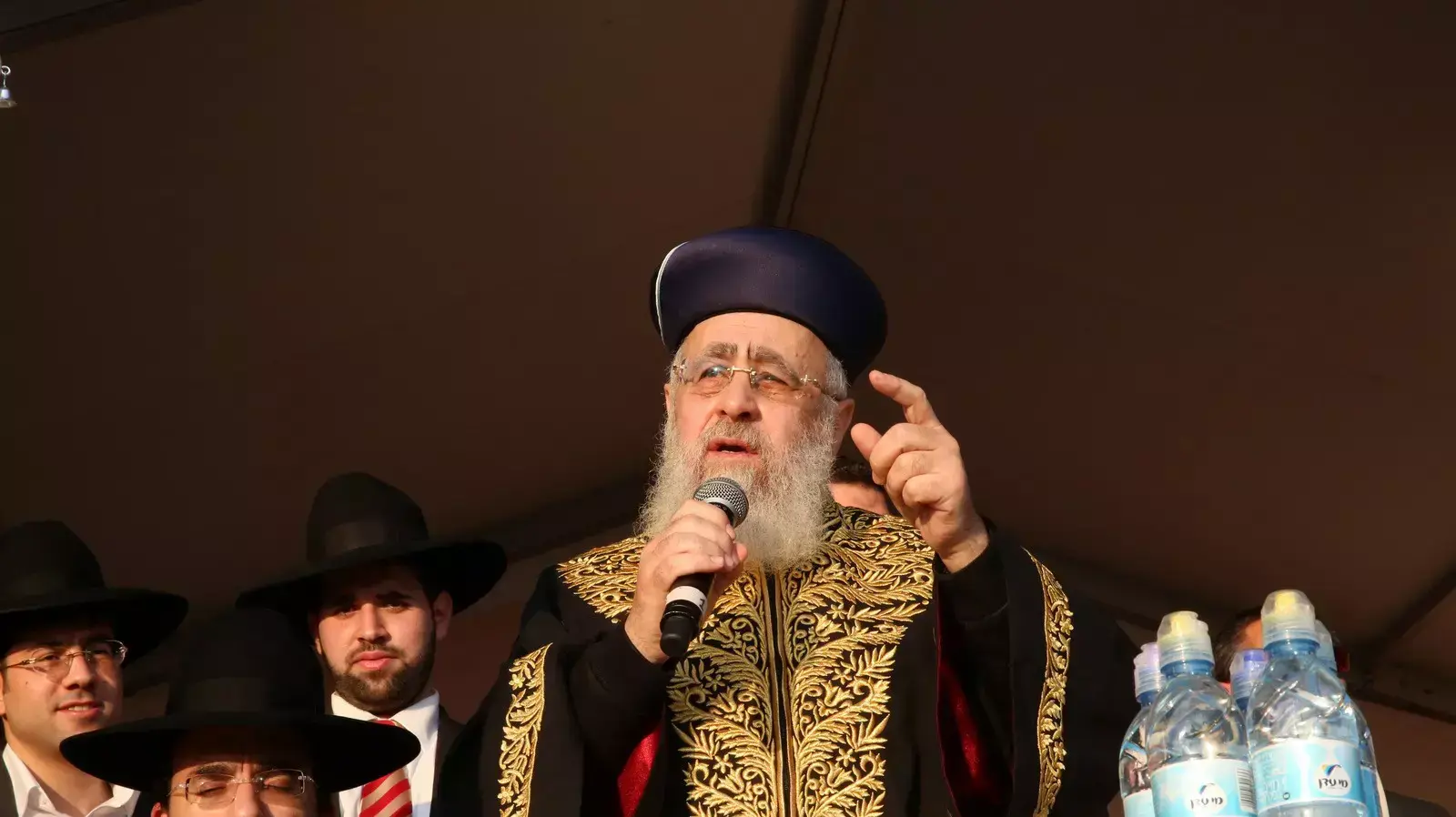 הרב הראשי הספרדי יצחק יוסף בהילולת הבאבא סאלי בנתיבות. 13 בינואר 2016.